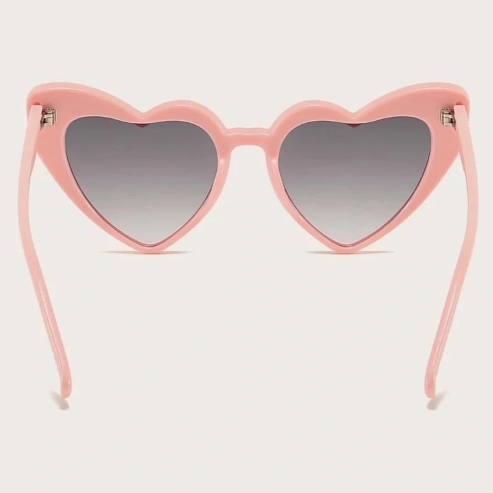 Retro light pink heart sunglasses with case - Picture 3 of 3
